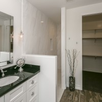 Breakers- Spacious shower Breakers- Spacious shower